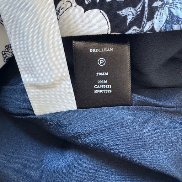 NWT Womens Ann Taylor Blue and White Mini A-Line Skirt with Tie Front Size 0P - Picture 6 of 6